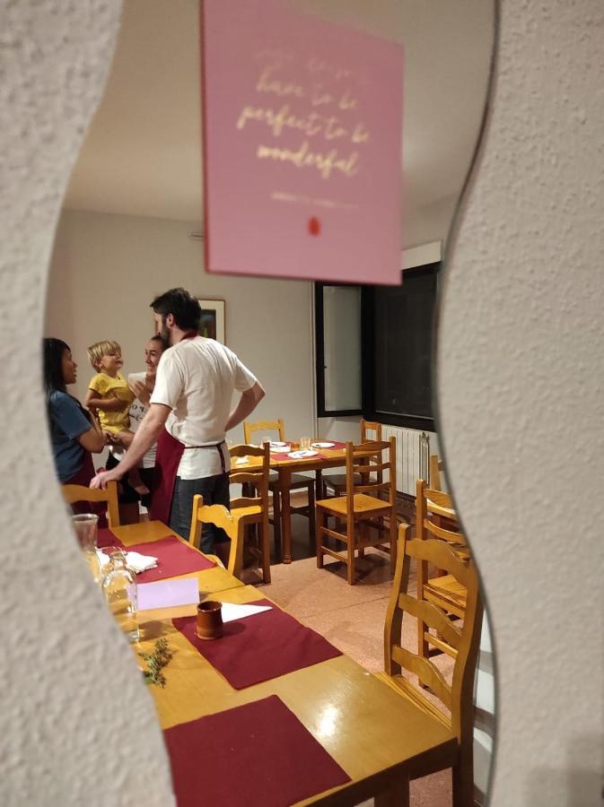 Taberna Albergue Municipal De Ages Bagian luar foto