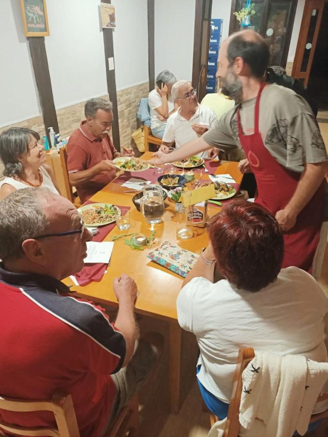 Taberna Albergue Municipal De Ages Bagian luar foto